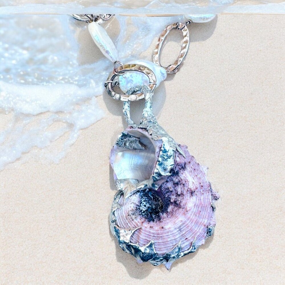 Conch Shell & White Keshi Teardrop Pearl Necklace With Artisan Silver Metalwork - Picture 11 of 16